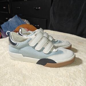 DV by Dolce Vita Silver and Cream Sneakers